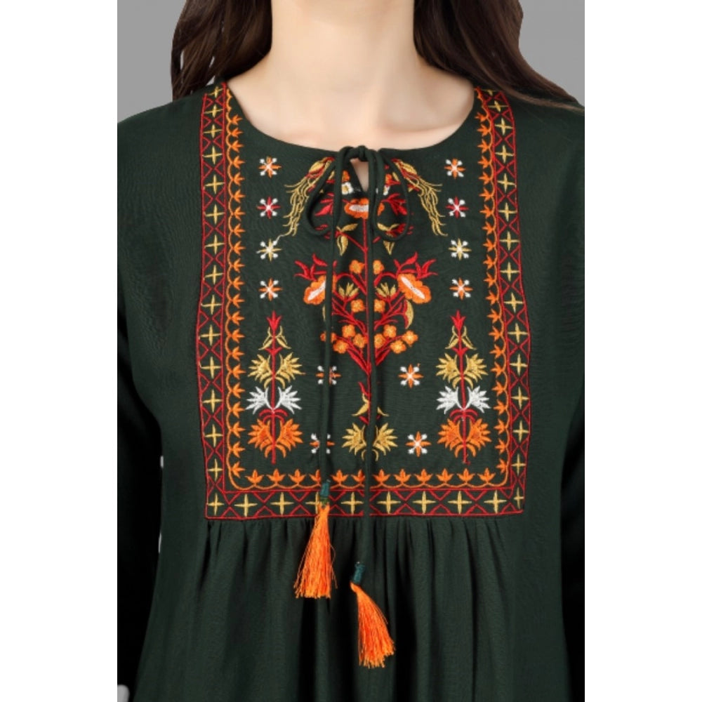 Generic Women's Embroidered Short Length Rayon Tunic Top (Green)