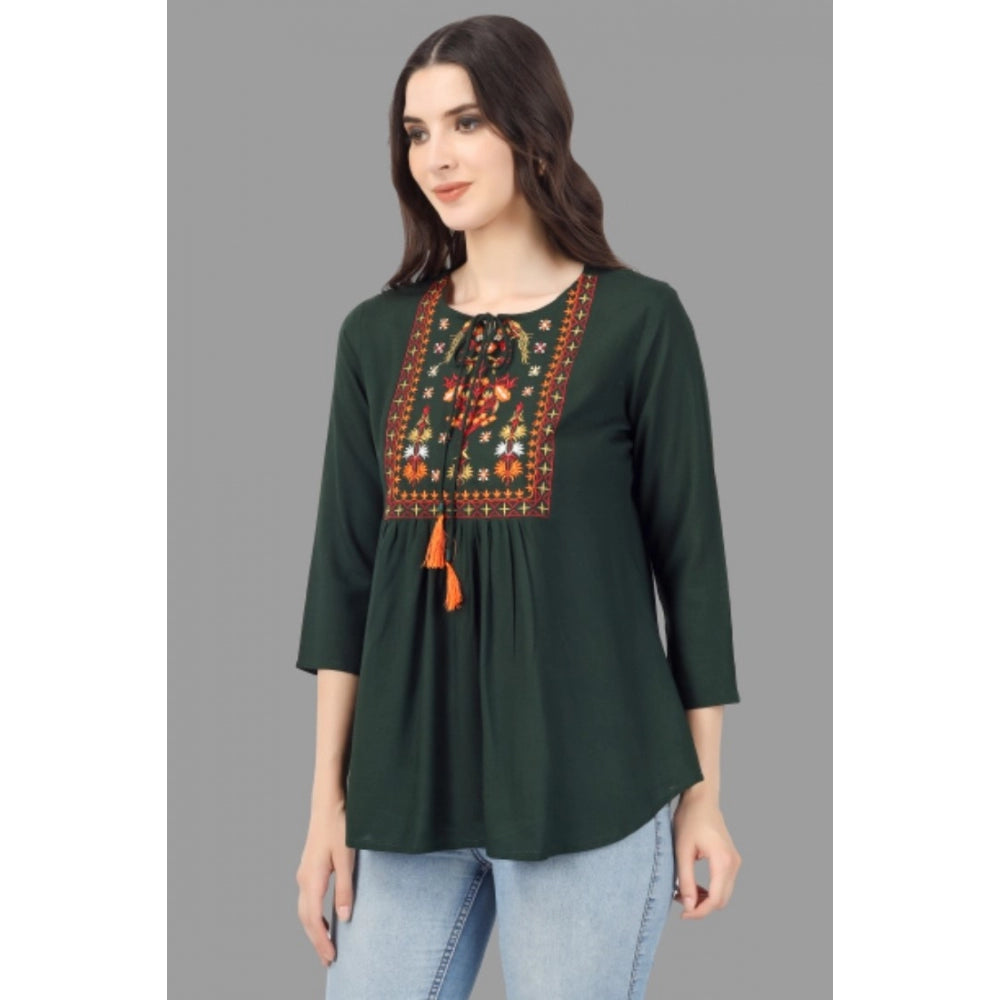 Generic Women's Embroidered Short Length Rayon Tunic Top (Green)